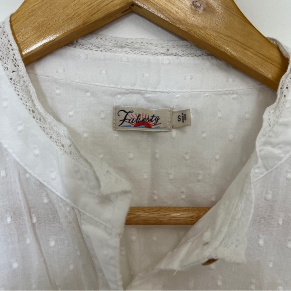 Faherty White Eyelet Embroidered Rhoda Top Blouse Lace Ruffle Size Small - Picture 5 of 7